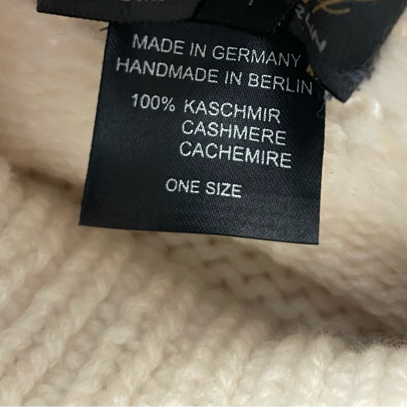 WOMMELSDORFF BERLIN HANDMADE 100% CASHMERE ECRU SWEATER - Picture 15 of 15
